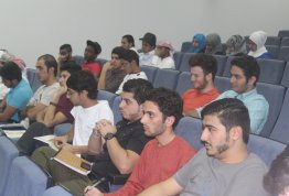 استقبلت عمادة شؤون الطلبة -مقر العين- صندوق خليفة لتطوير المشاريع ومنظمة القيادات العربية الشابة لتعريف الطلبة في فعالية 