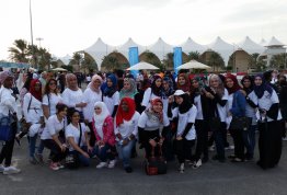 مشاركة طالبات من كلية الصيدلة في فعاليات Walk 2014 التي أقيمت في حلبة مرسى ياس 