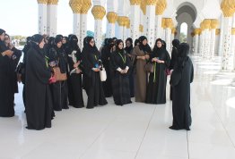 زيارة طلبة جامعة العين لمسجد الشيخ زايد الكبير(مقر أبوظبي)