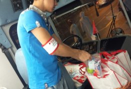 مشاركة طلبة جامعة العين في حملة التبرع بالدم 
