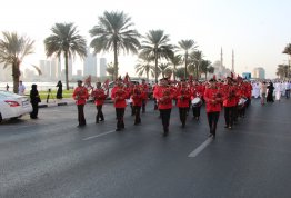 مشاركة طلبة الجامعة - مقر العين - في مسيرة اليوم العالمي للعصا البيضاء بإمارة الشارقة 