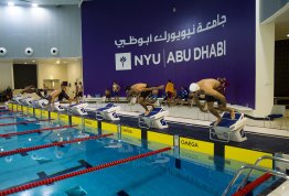 بطولة السباحة في جامعة نيويورك أبوظبي