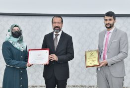 تكريم طلبة لائحة شرف الجامعة للفصل الأول 2021-2022 (مقر أبوظبي)